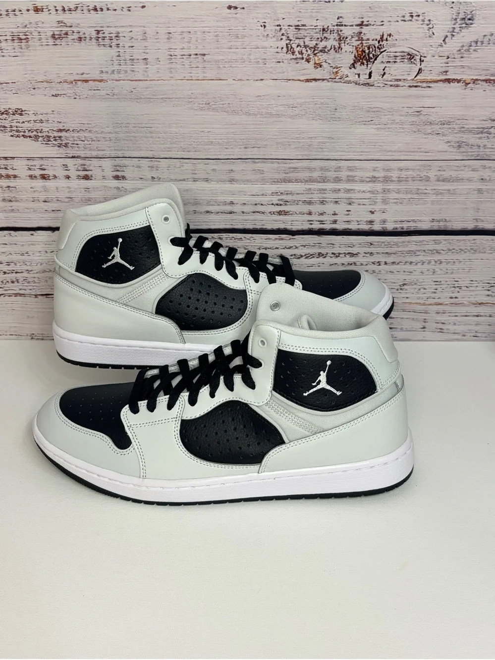 New Jordan Men’s Mid-Top Basketball Sneakers - Black/White Size 10.5